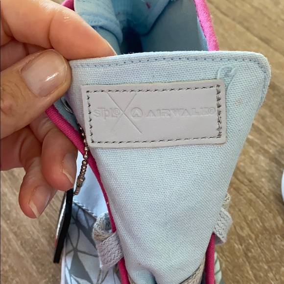 Airwalk Hightop sneakers - Picture 13 of 16